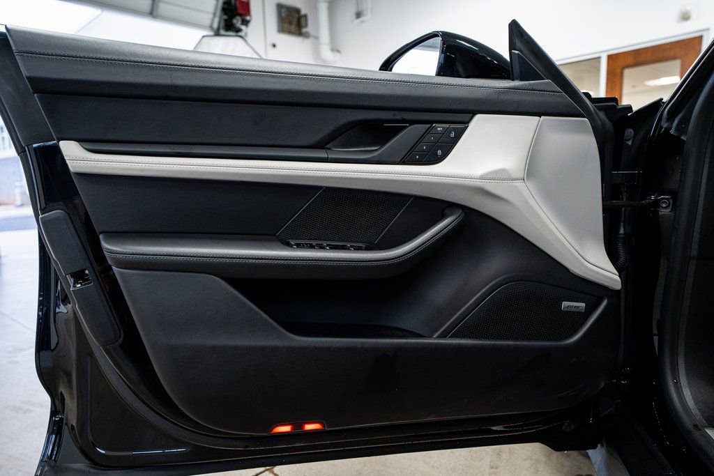 Used 2024 Porsche Taycan 4S w/ Premium Package image 28