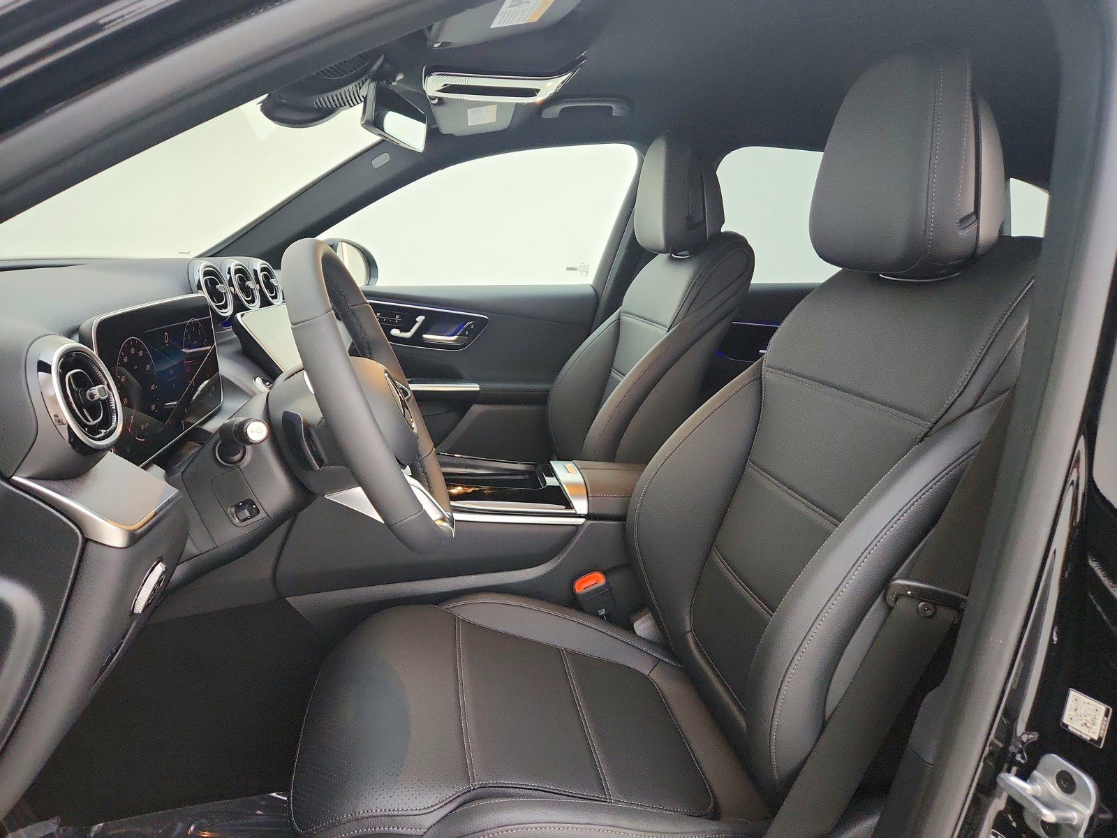 Used 2025 Mercedes-Benz GLC 300 image 17