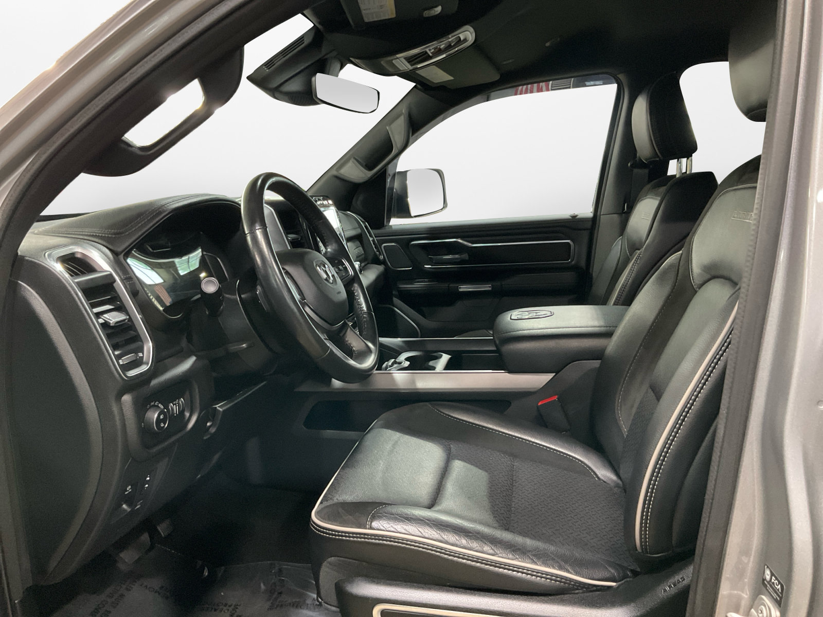 Used 2023 RAM 1500 Laramie AWD/4WD image 10