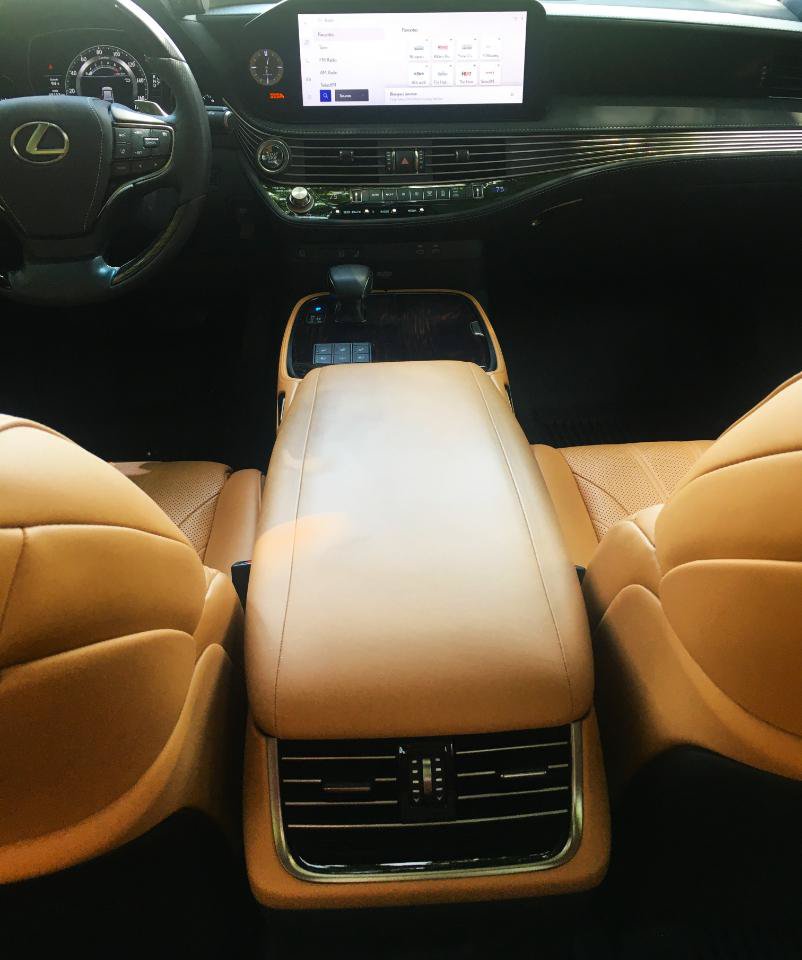 Used 2023 Lexus LS 500 w/ Interior Upgrade Package RWD image 25