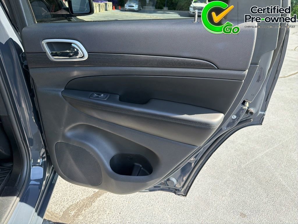 Used 2018 Jeep Grand Cherokee Altitude RWD image 23
