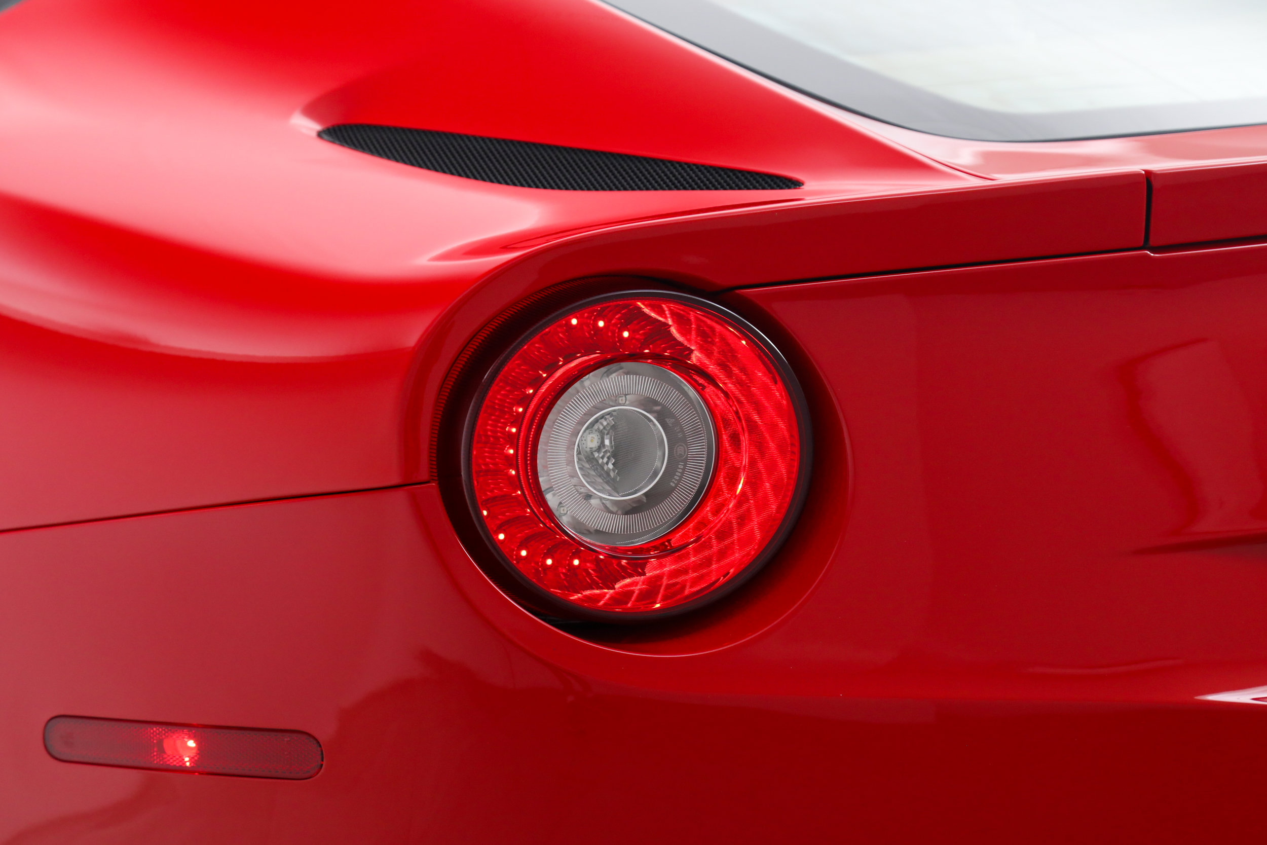 Used 2016 Ferrari F12 Berlinetta RWD image 15