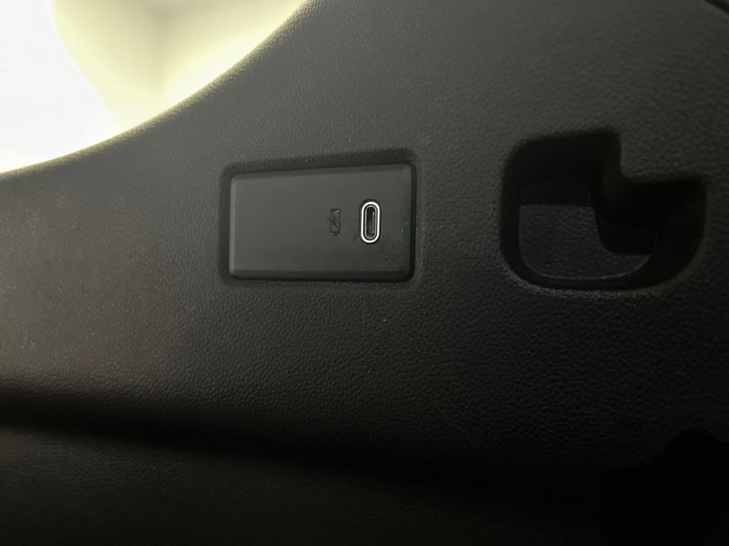 Used 2025 GMC Yukon Denali image 35