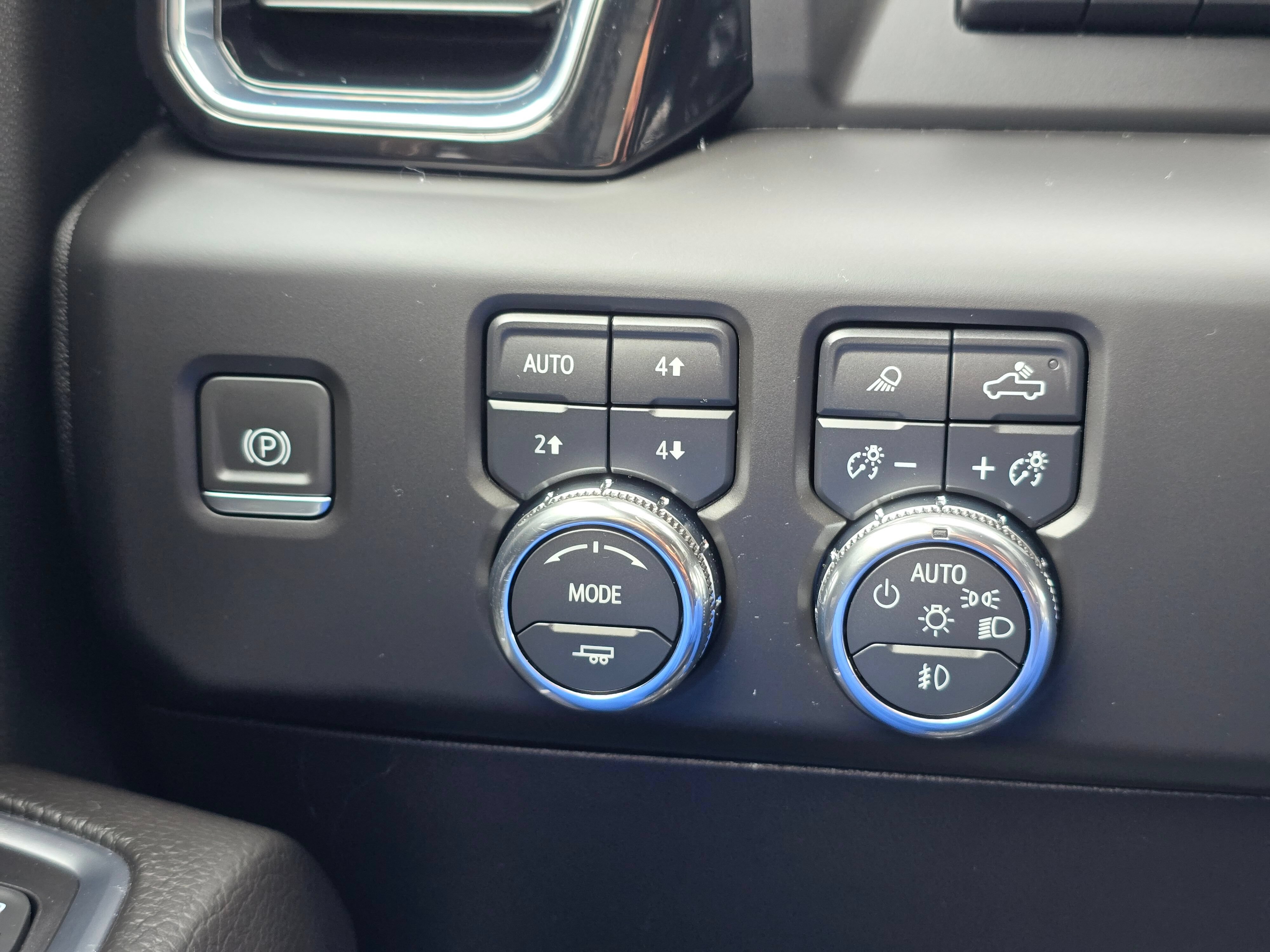 Used 2024 GMC Sierra 1500 Denali w/ Denali Reserve Package AWD/4WD image 29