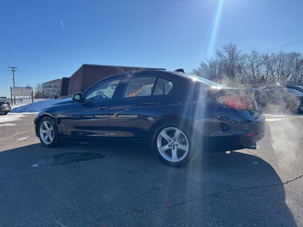 Used 2014 BMW 320i xDrive Sedan AWD/4WD image 8