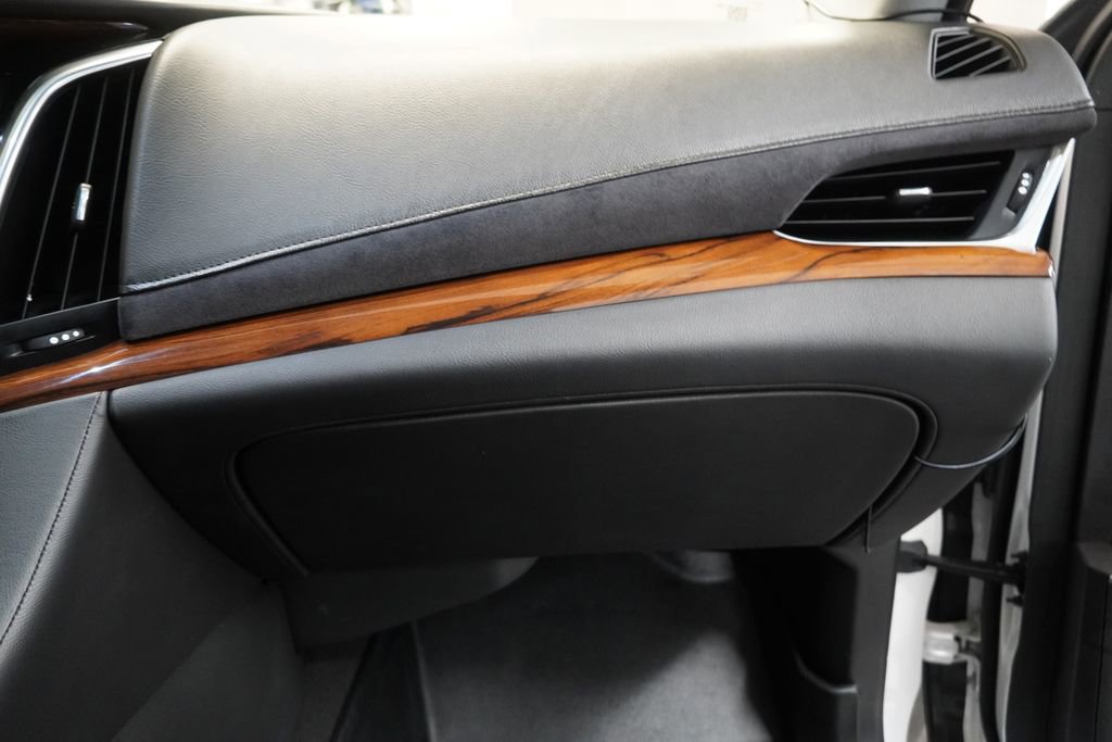 Used 2019 Cadillac Escalade ESV Luxury image 44