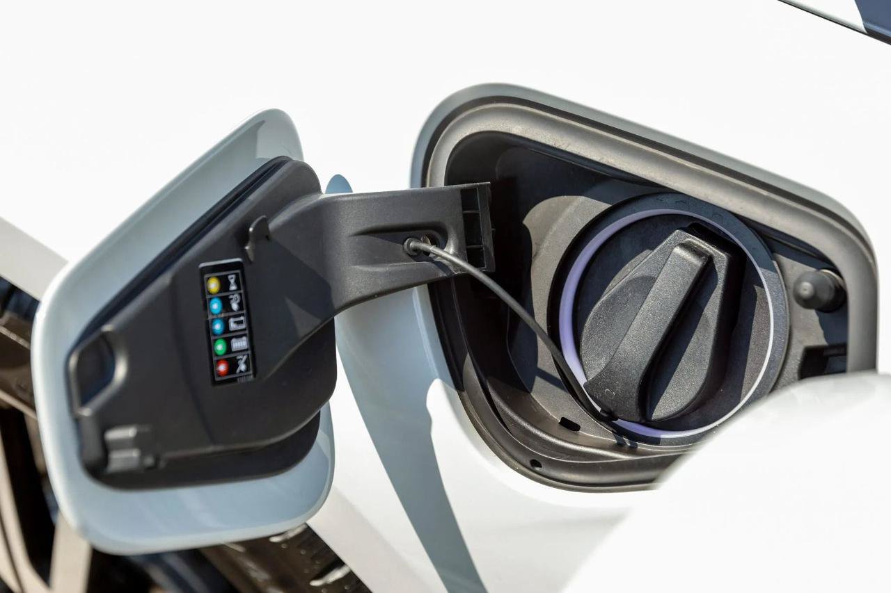 Used 2014 BMW i8 AWD/4WD image 9