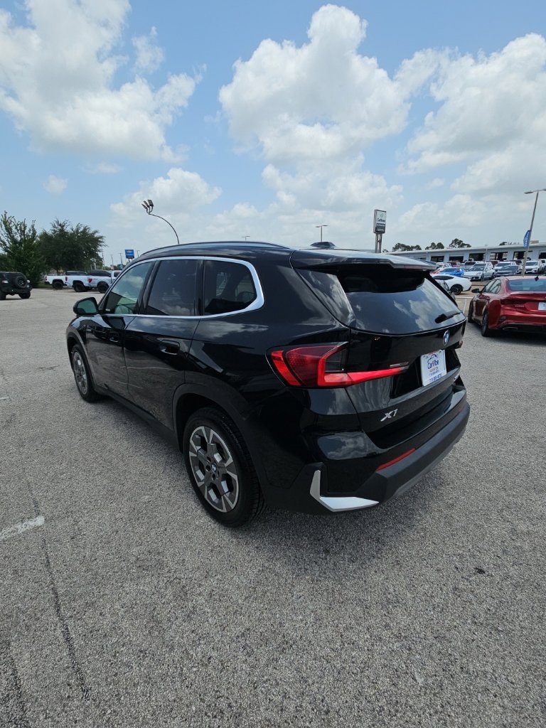 Used 2023 BMW X1 xDrive28i AWD/4WD image 5