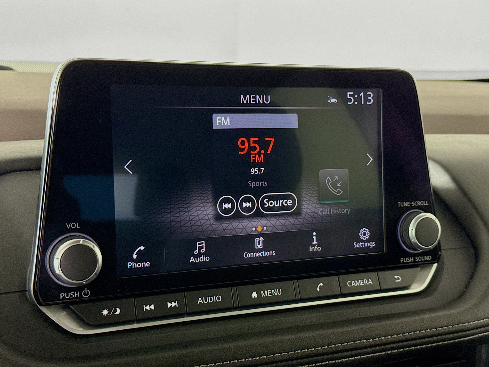 Used 2023 Nissan Rogue SV AWD/4WD image 16