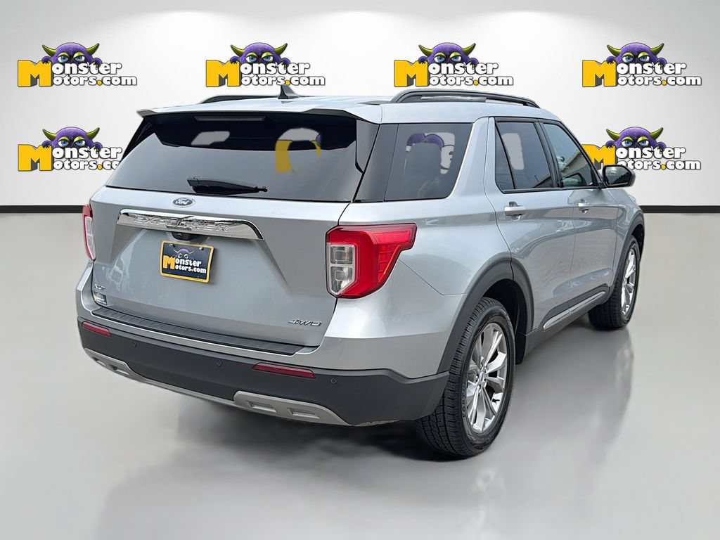 Used 2023 Ford Explorer XLT AWD/4WD image 5