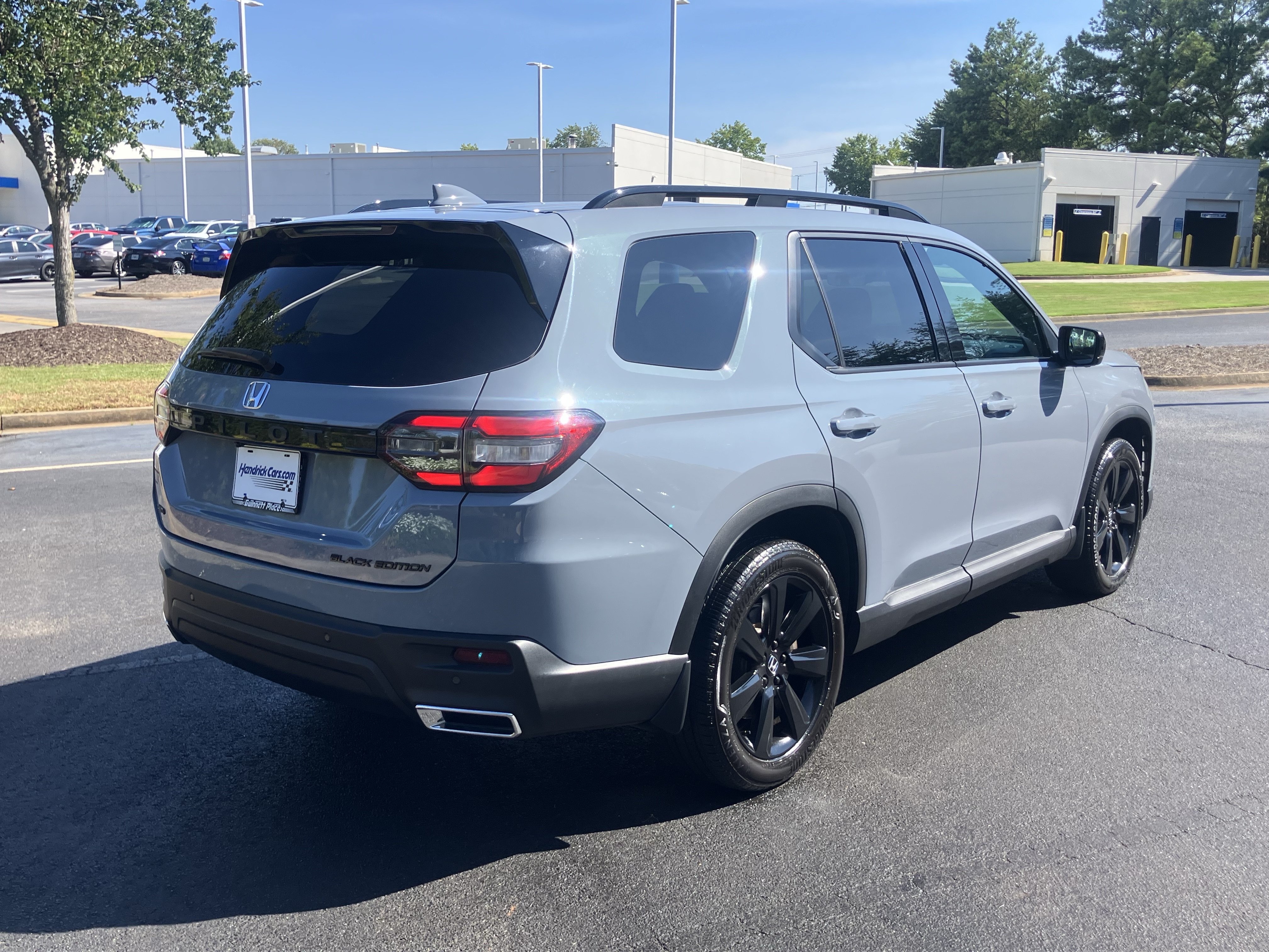 Certified 2025 Honda Pilot Black Edition image 10