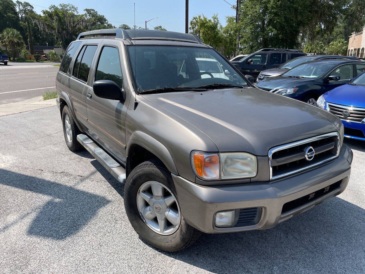 Used 2002 Nissan Pathfinder SE AWD/4WD image 7