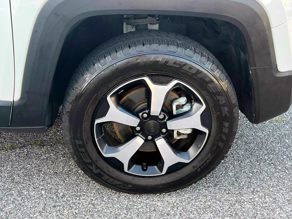 Certified 2022 Jeep Renegade Trailhawk w/ Sun/Sound Group AWD/4WD image 12