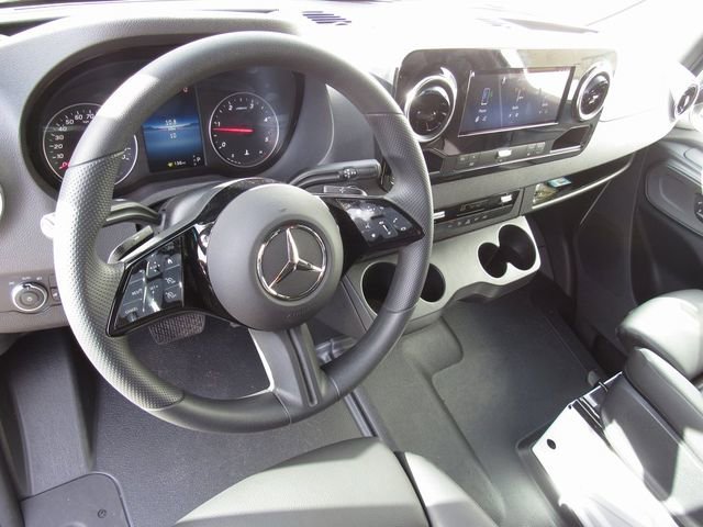 New 2025 Mercedes-Benz Sprinter 2500 image 32