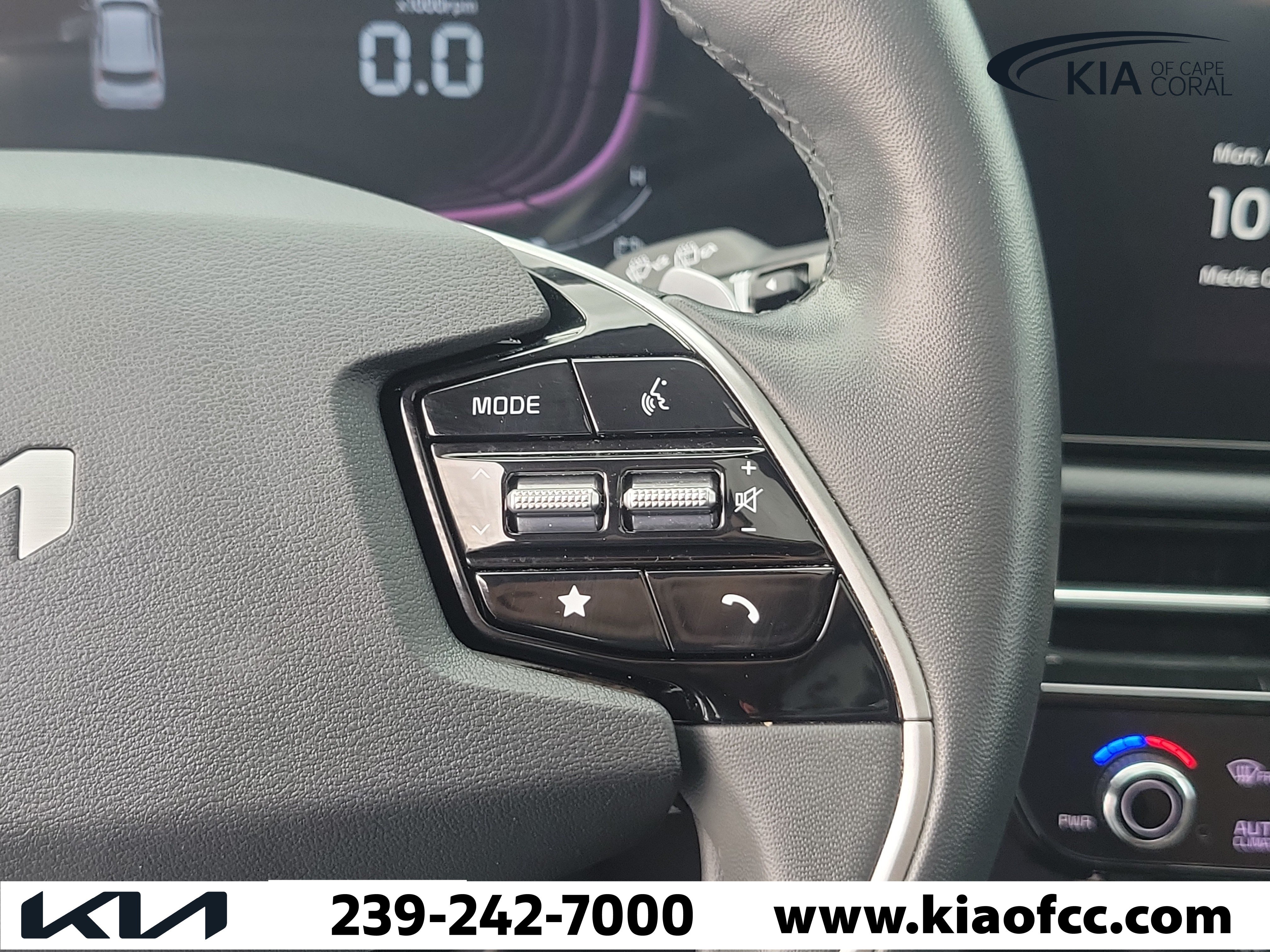 Certified 2023 Kia Niro SX Touring FWD image 26