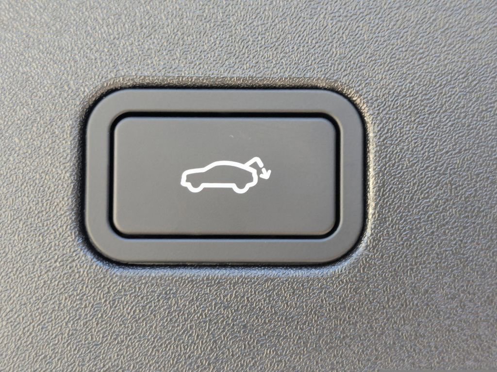 New 2025 Volvo EX30 Ultra w/ Climate Package image 14