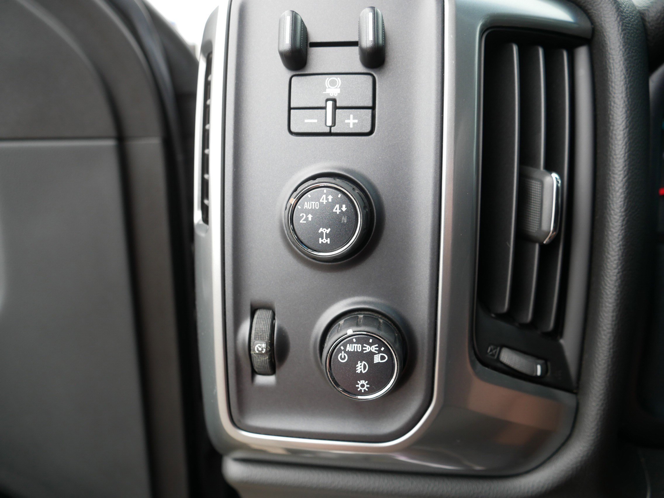 Used 2016 Chevrolet Silverado 1500 LT w/ All Star Edition AWD/4WD image 26