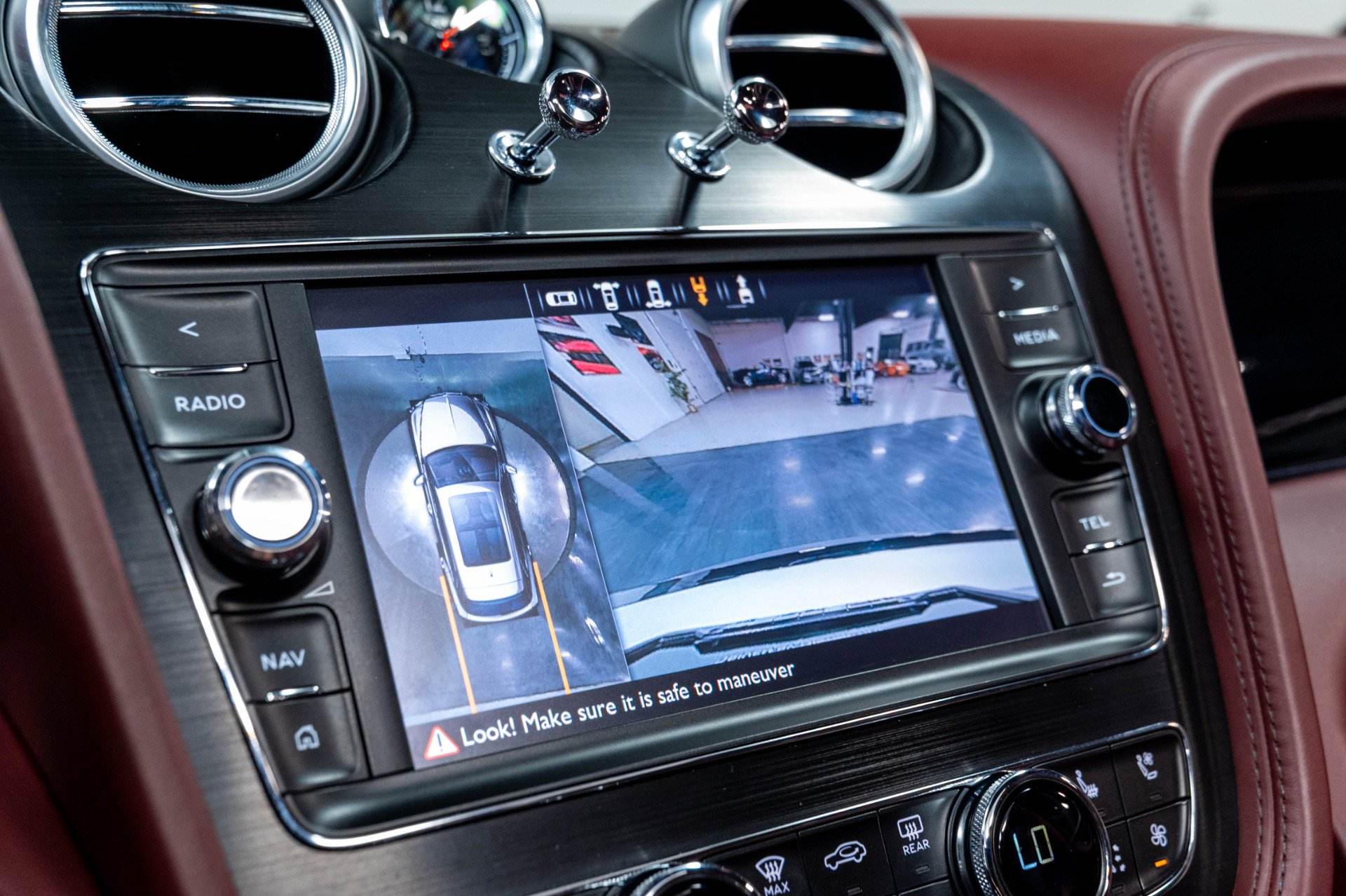 Used 2020 Bentley Bentayga AWD/4WD image 72