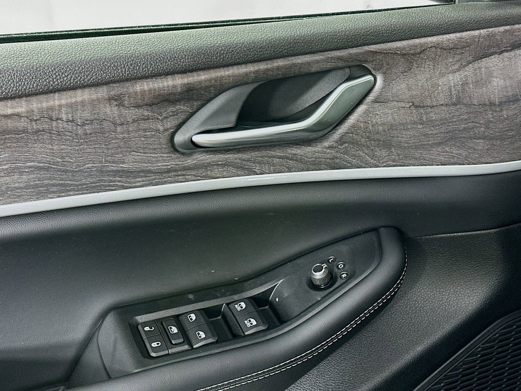 New 2026 Jeep Grand Cherokee L 4WD image 23