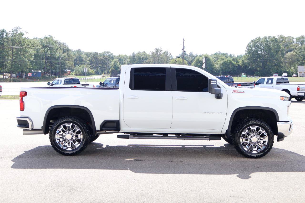 Used 2025 Chevrolet Silverado 2500 LT AWD/4WD image 4