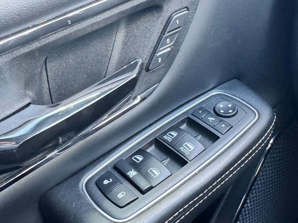 Used 2022 RAM 1500 Limited w/ Cold Weather Group AWD/4WD image 32