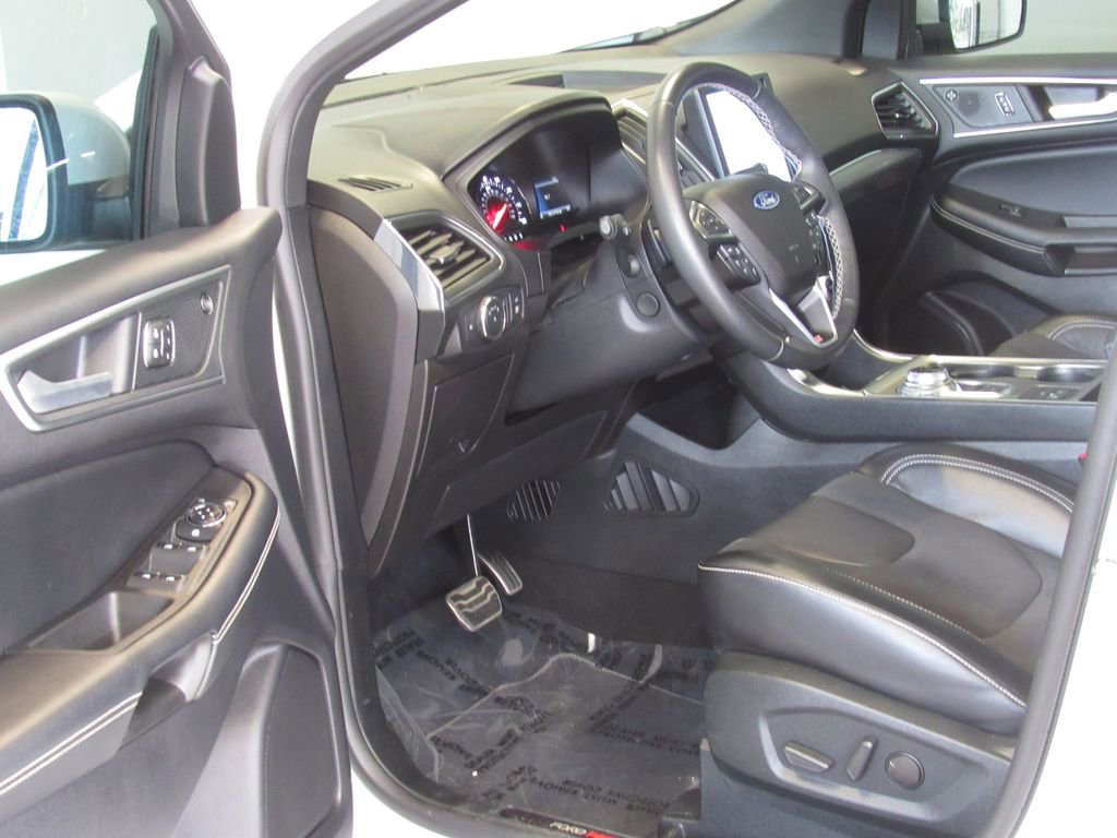 Used 2022 Ford Edge ST w/ Equipment Group 401A image 9