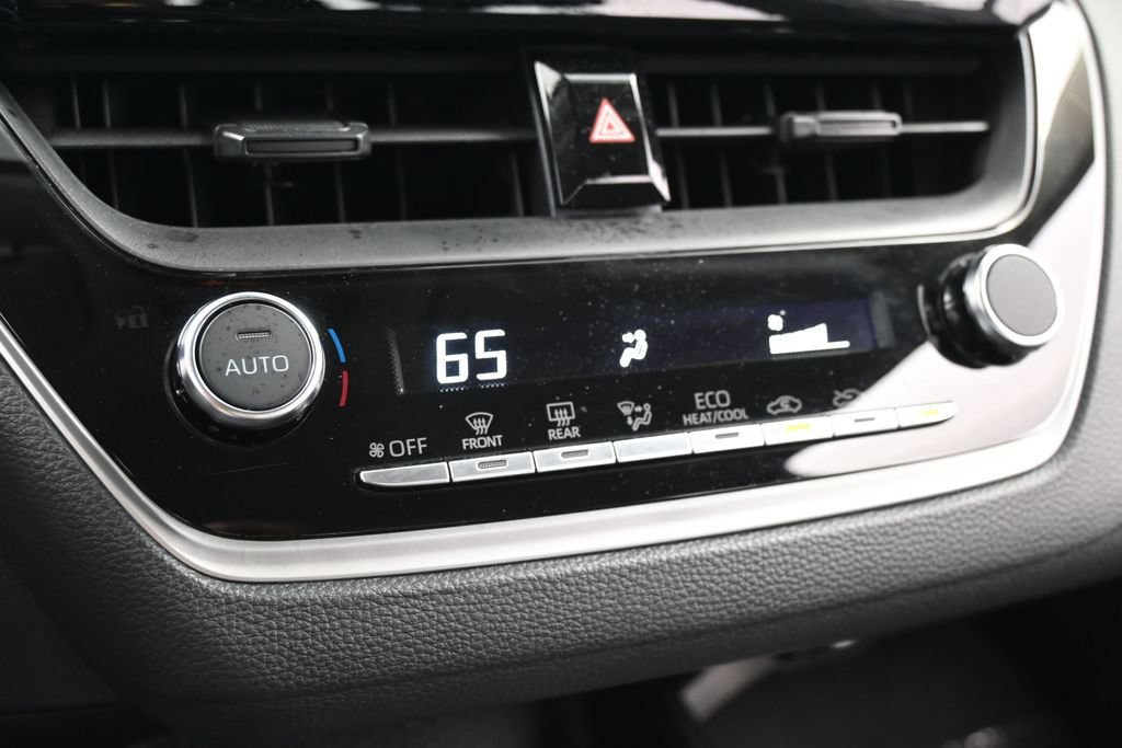 Used 2024 Toyota Corolla LE FWD image 19