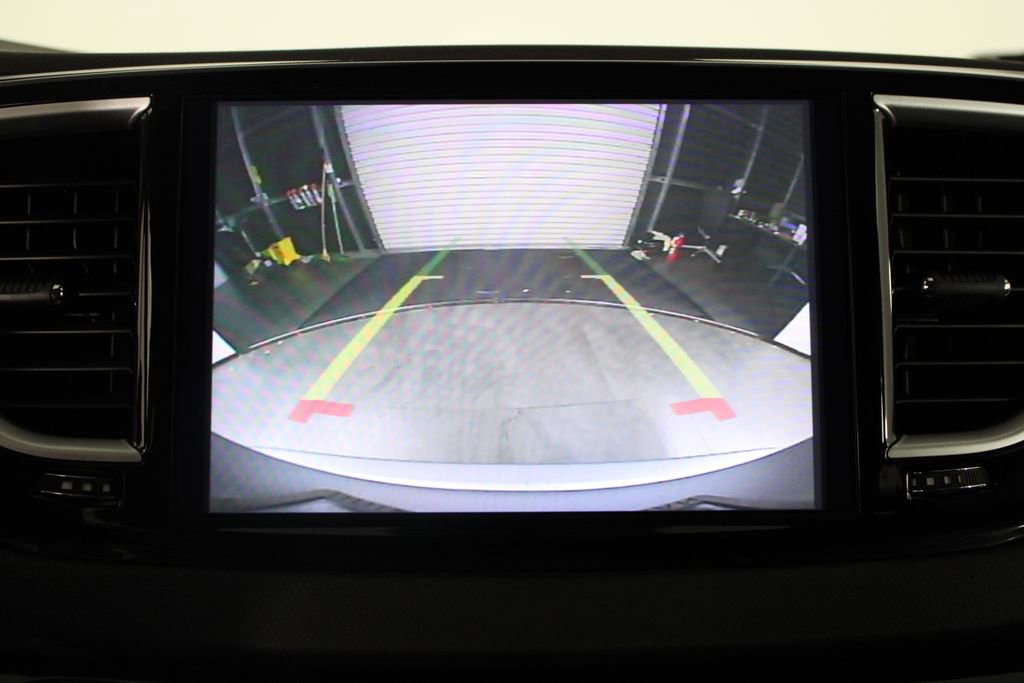 Used 2024 Chrysler Pacifica Touring-L image 28