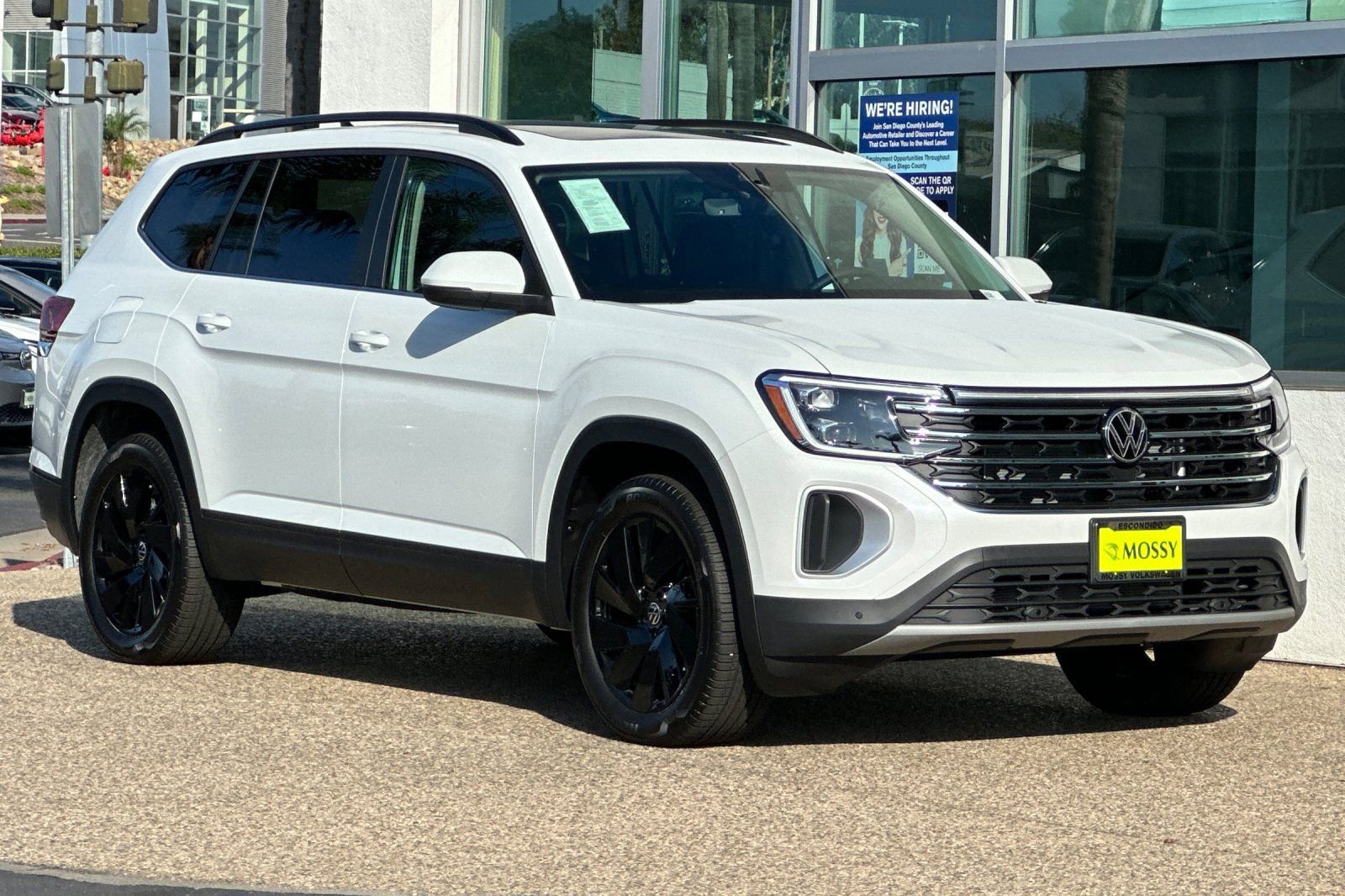 New 2026 Volkswagen Atlas SE image 2