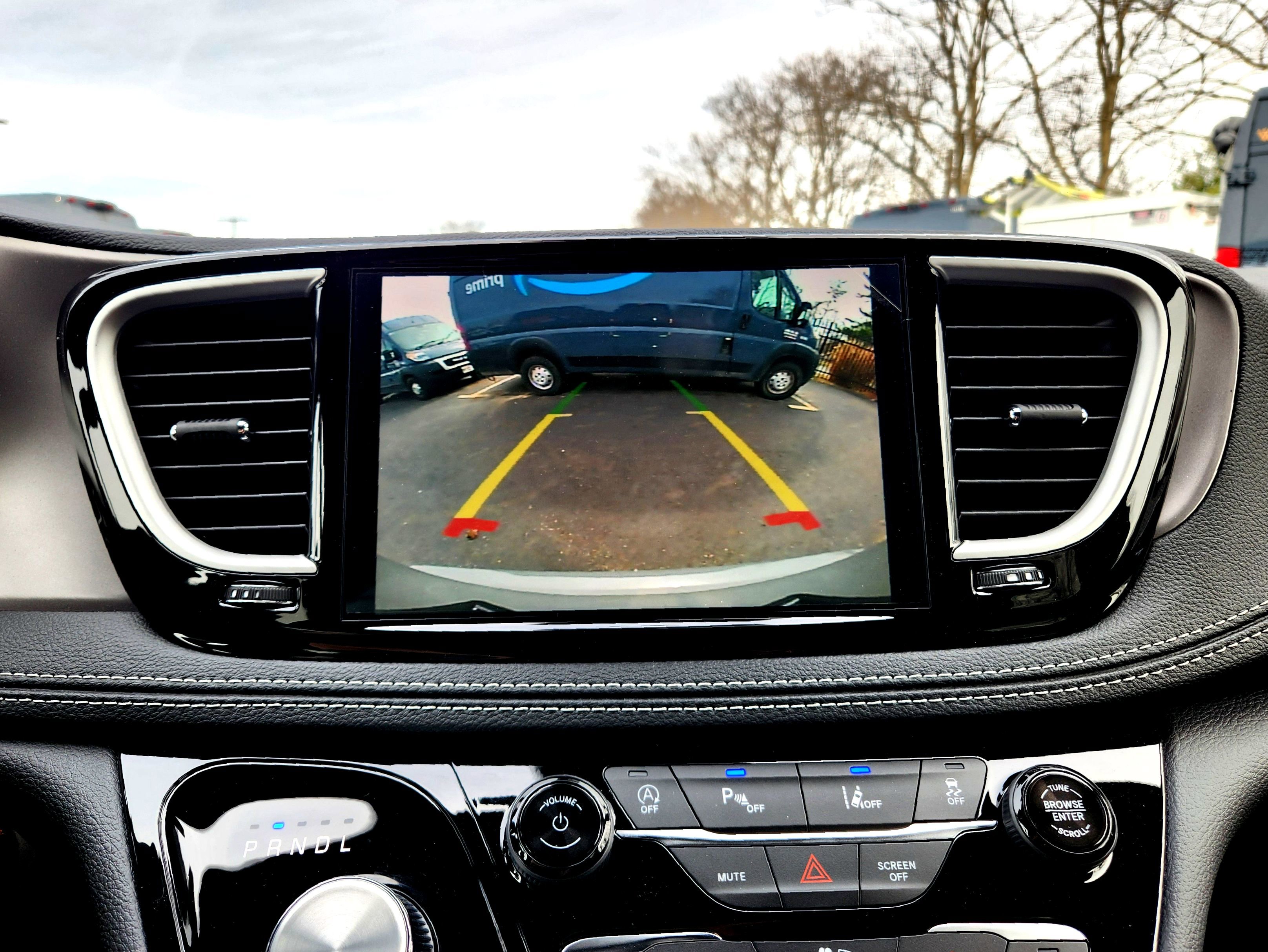 New 2025 Chrysler Pacifica Select image 24