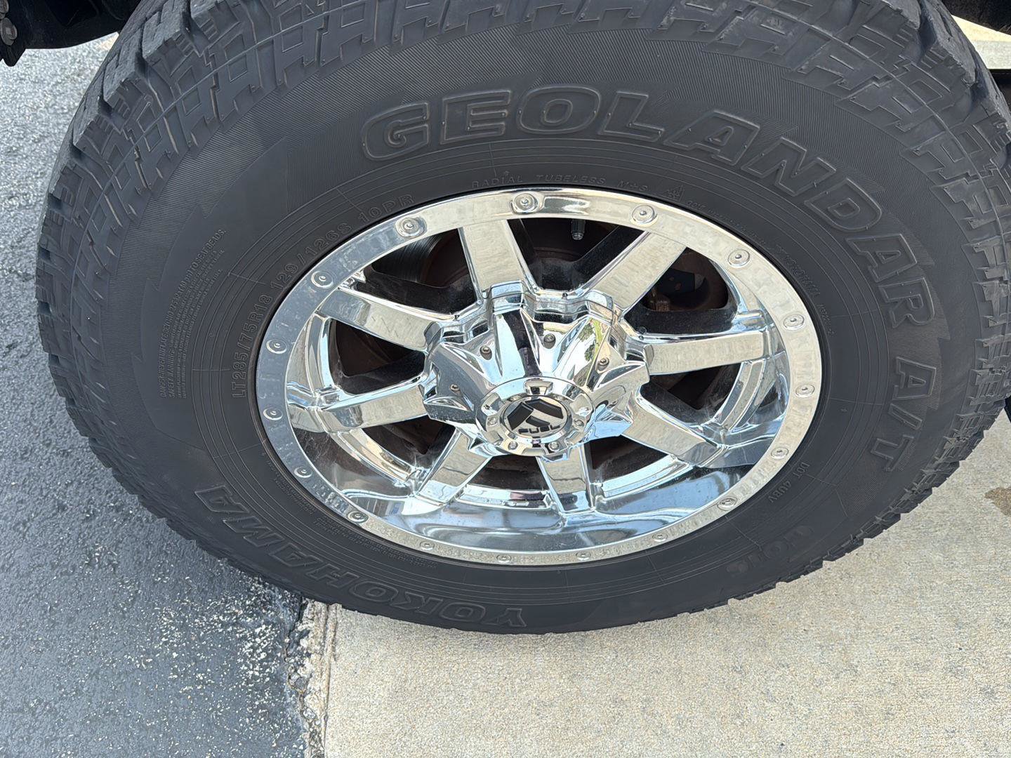 Used 2021 Ford F250 Lariat w/ Tremor Off-Road Package image 4