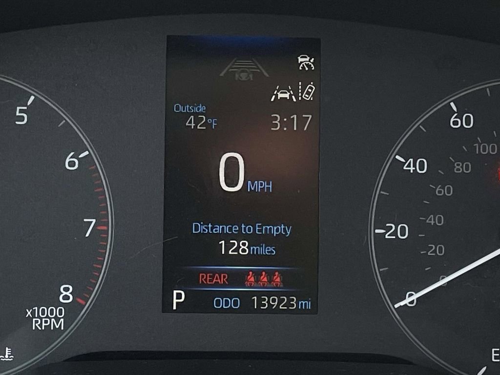 Used 2024 Toyota Corolla Cross SE image 15