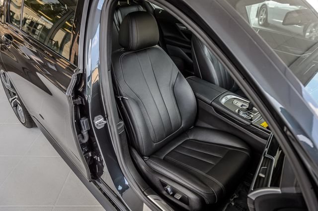 Used 2019 BMW 740i w/ M Sport Package RWD image 47