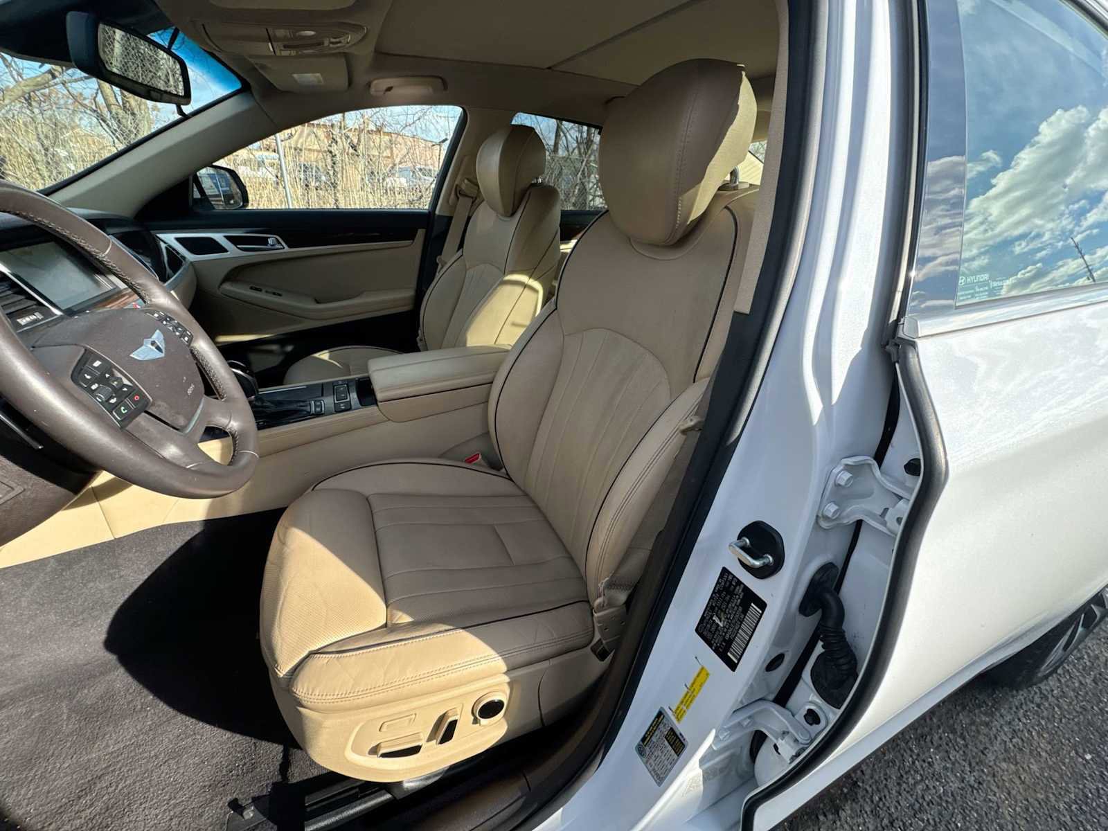 Used 2015 Hyundai Genesis 3.8 w/ Option Group 03 image 21