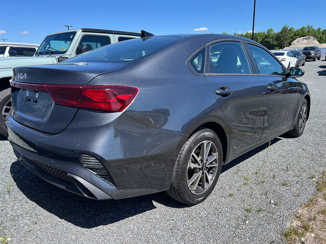 Used 2023 Kia Forte LXS FWD image 3