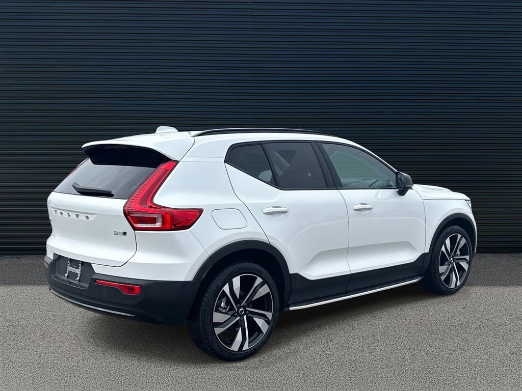New 2026 Volvo XC40 B5 Ultra w/ Climate Package AWD/4WD image 5
