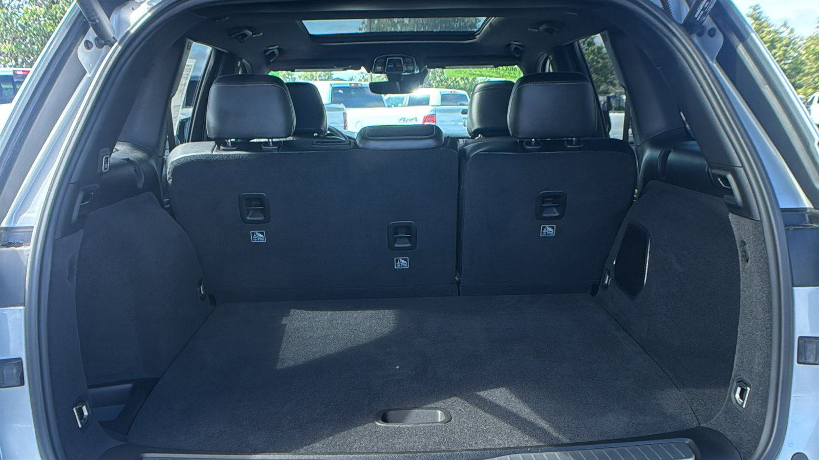 Used 2023 Jeep Grand Cherokee Overland image 15