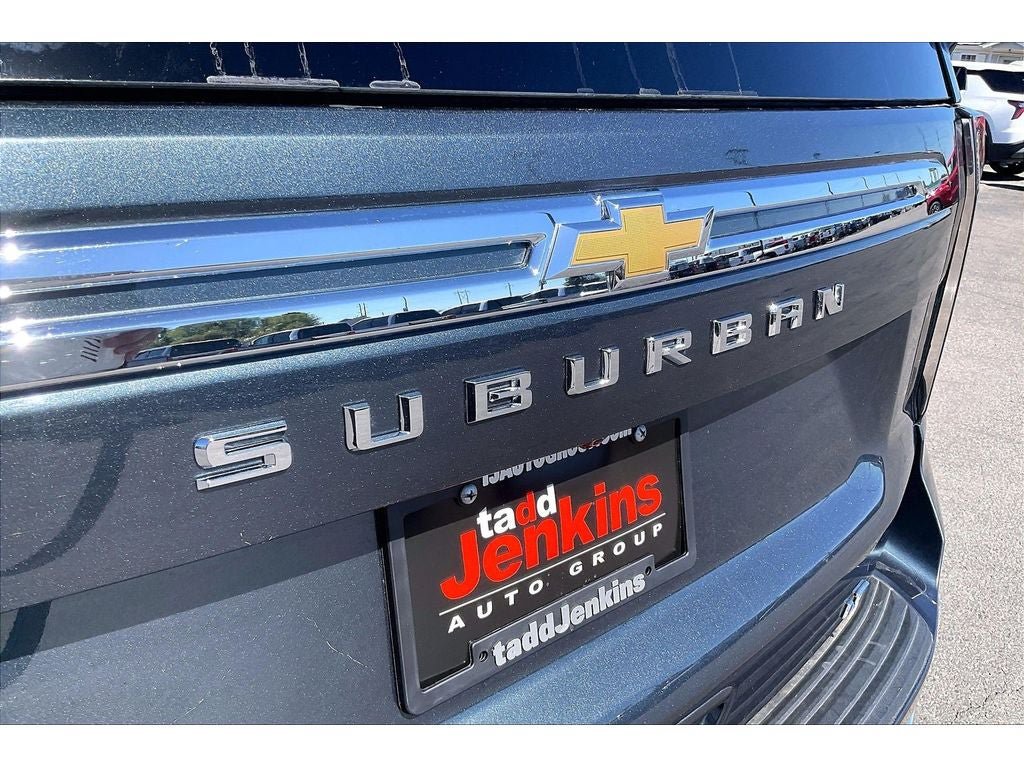 Used 2021 Chevrolet Suburban LT w/ LT Signature Plus Package AWD/4WD image 34