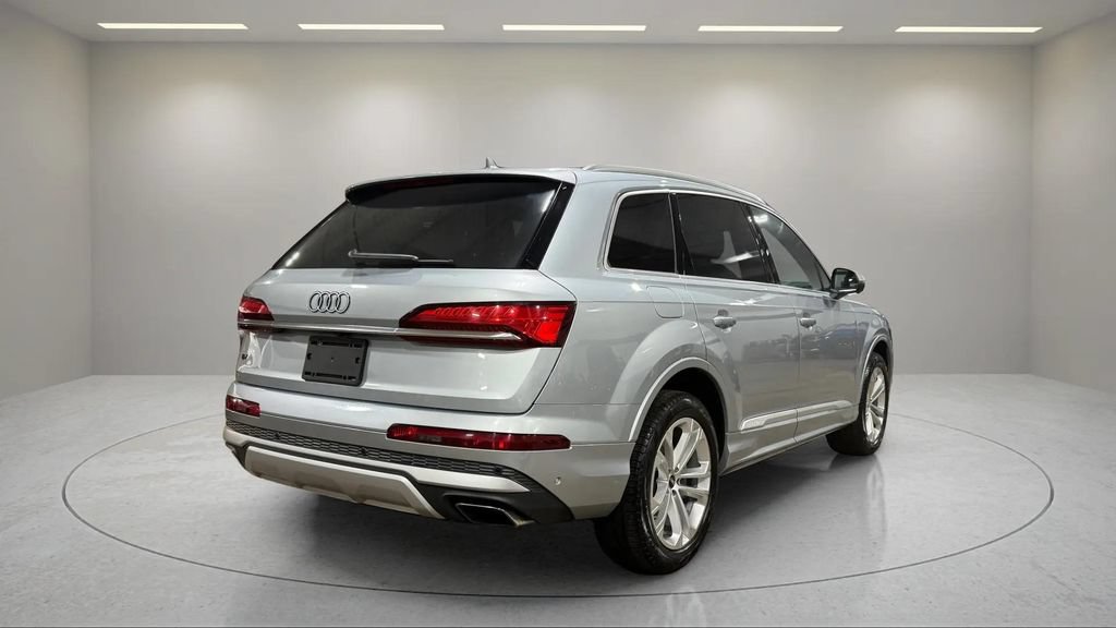 Used 2025 Audi Q7 3.0T Premium Plus AWD/4WD image 3