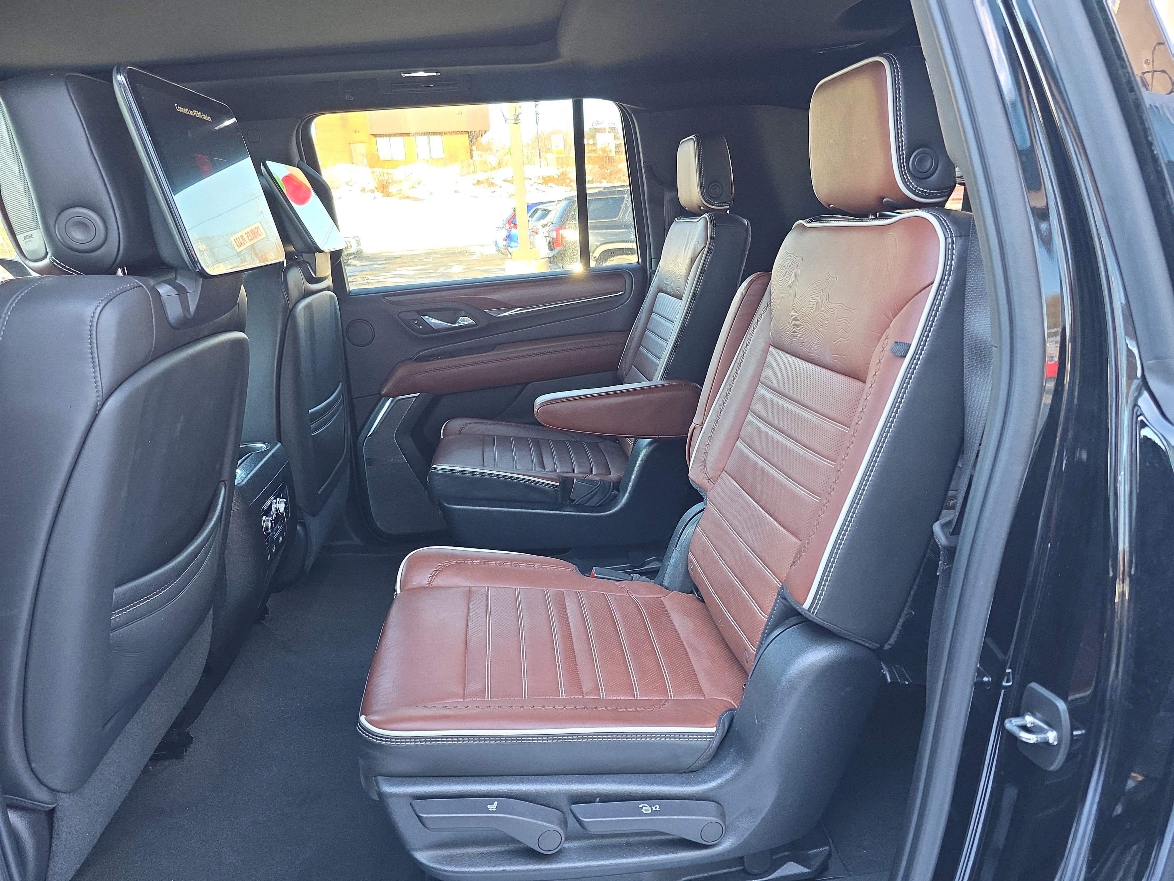 Used 2023 GMC Yukon XL Denali Ultimate image 14