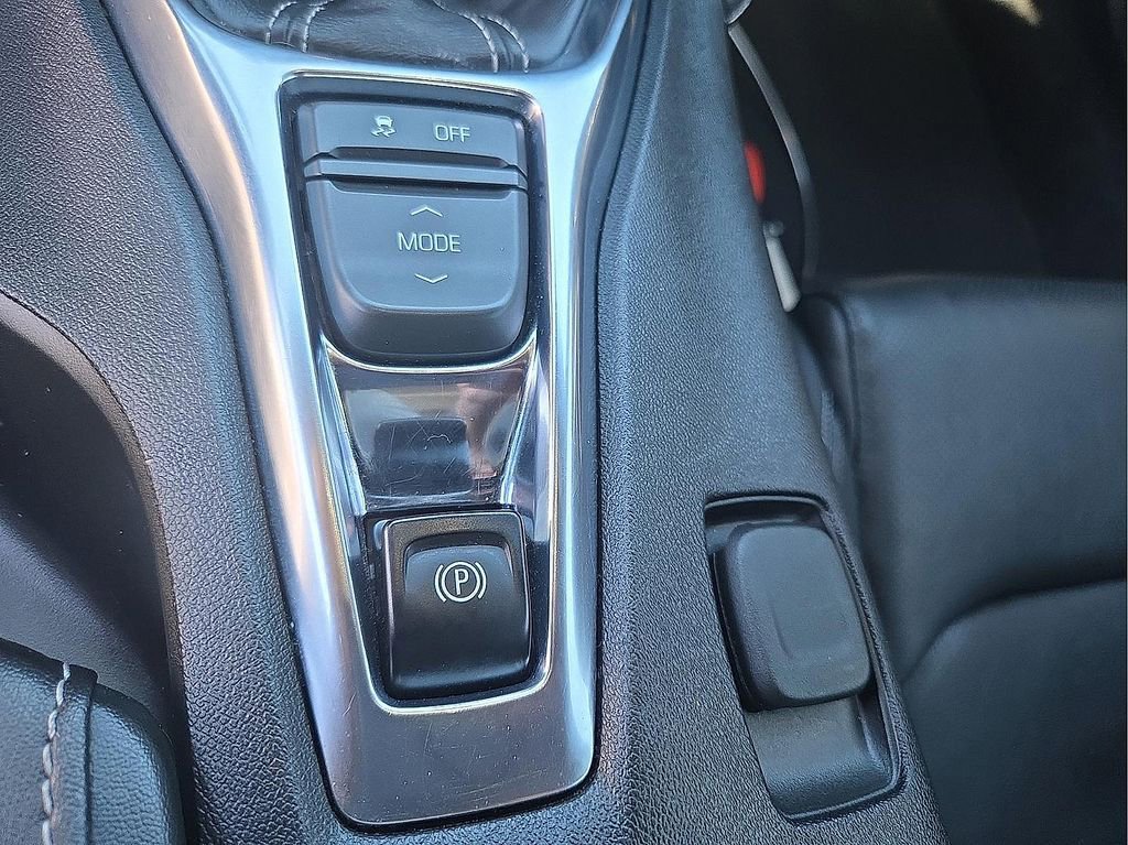 Used 2023 Chevrolet Camaro LT RWD image 14