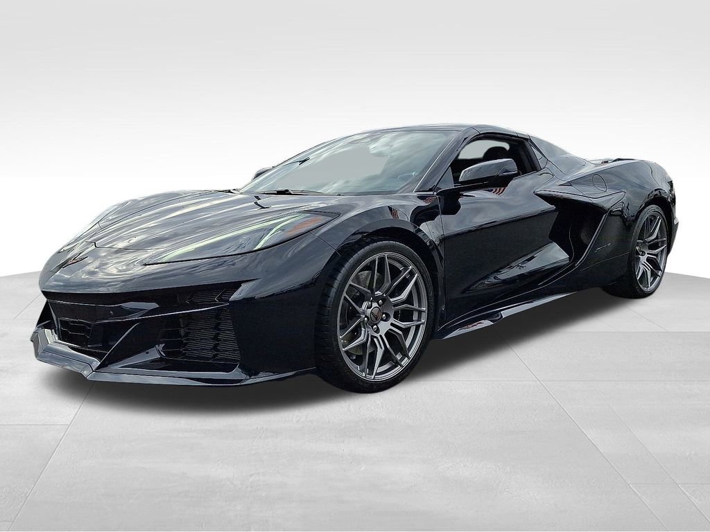 Used 2025 Chevrolet Corvette Z06 RWD image 3