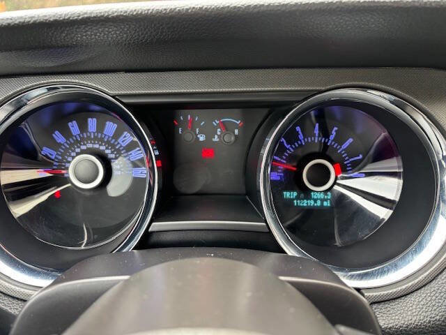 Used 2013 Ford Mustang GT RWD image 5