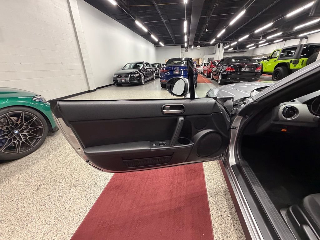 Used 2011 MAZDA MX-5 Miata Sport RWD image 28