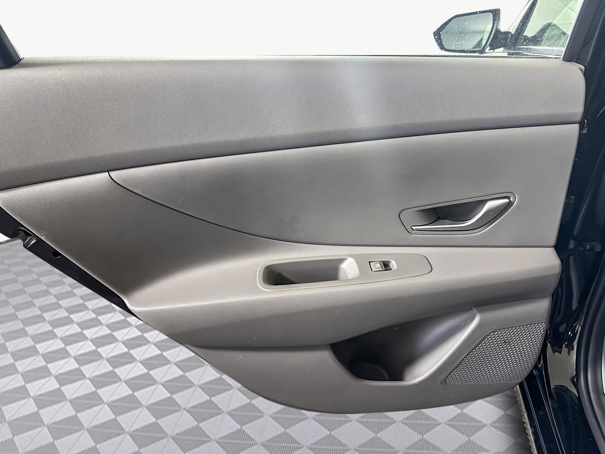 Used 2025 Hyundai Elantra SE image 25