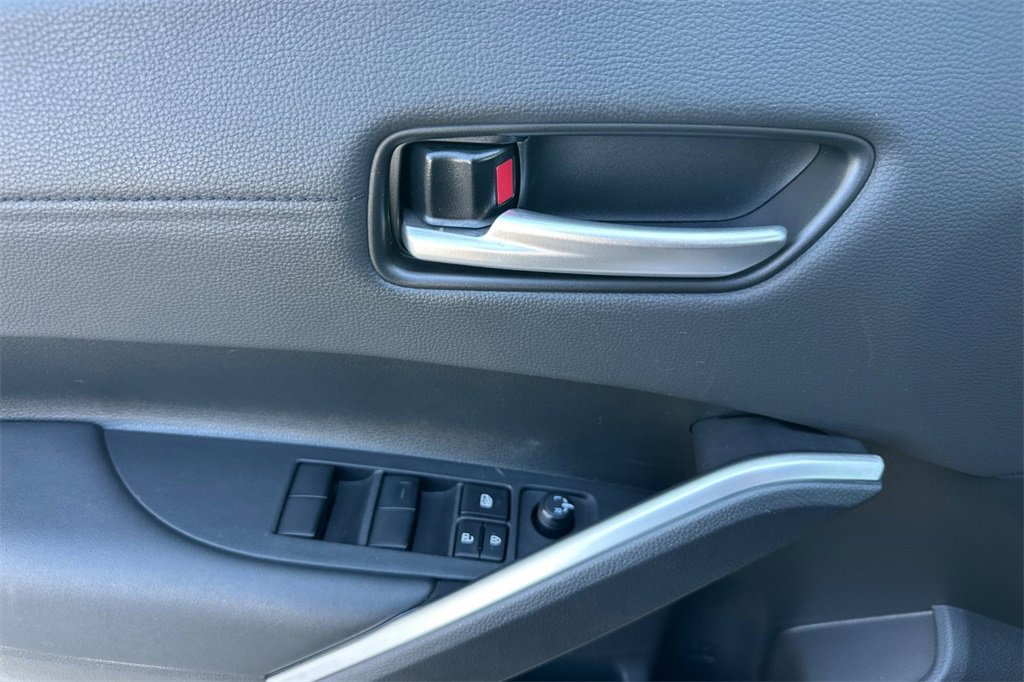 Used 2023 Toyota Corolla Cross XLE image 14