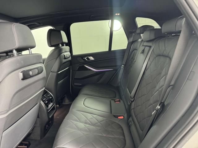 Used 2025 BMW X5 xDrive40i w/ Climate Comfort Package image 32