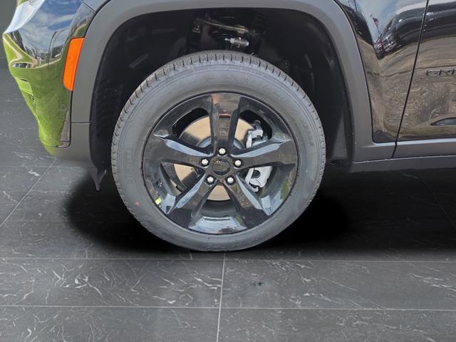 New 2025 Jeep Grand Cherokee L Limited w/ Luxury Tech Group II image 45