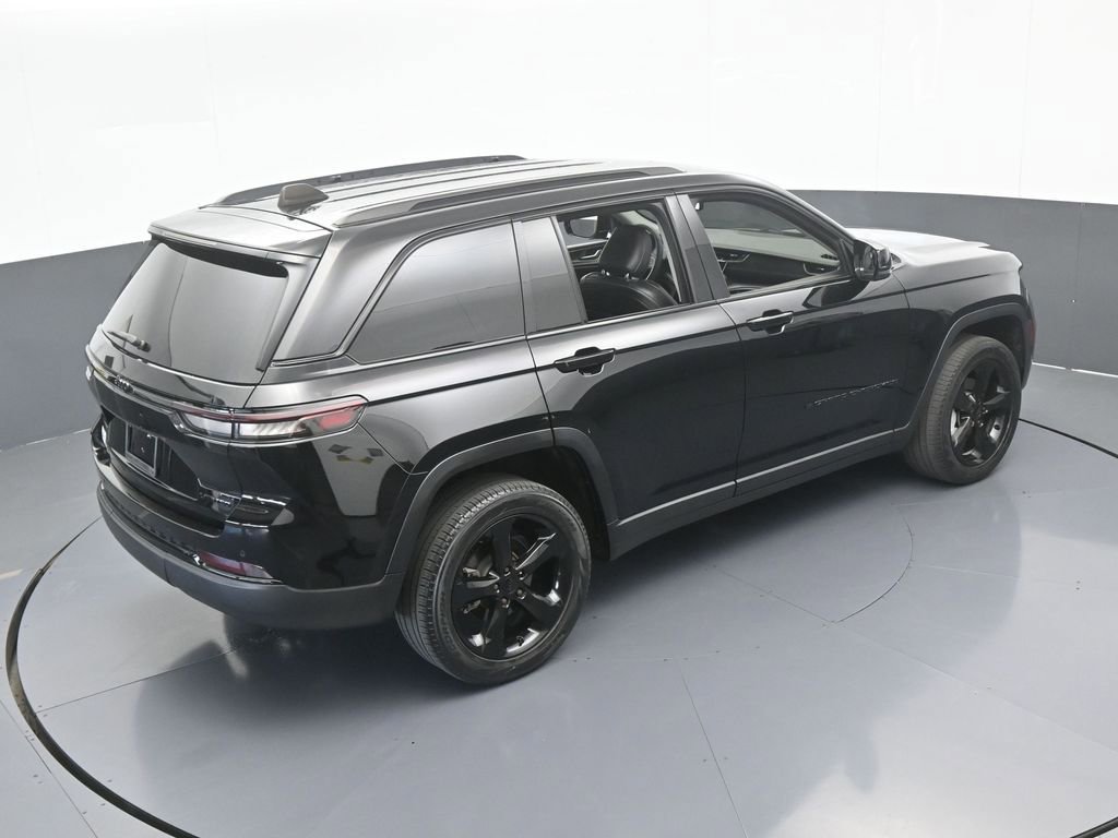 Used 2023 Jeep Grand Cherokee Limited w/ Black Appearance Package image 54