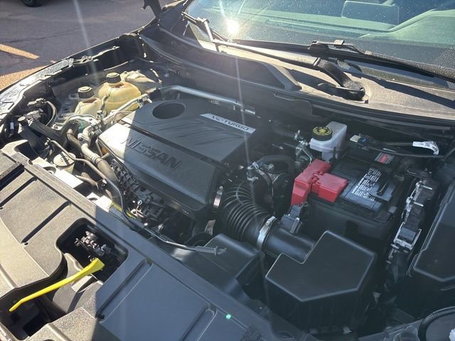 Used 2025 Nissan Rogue SV AWD/4WD image 16